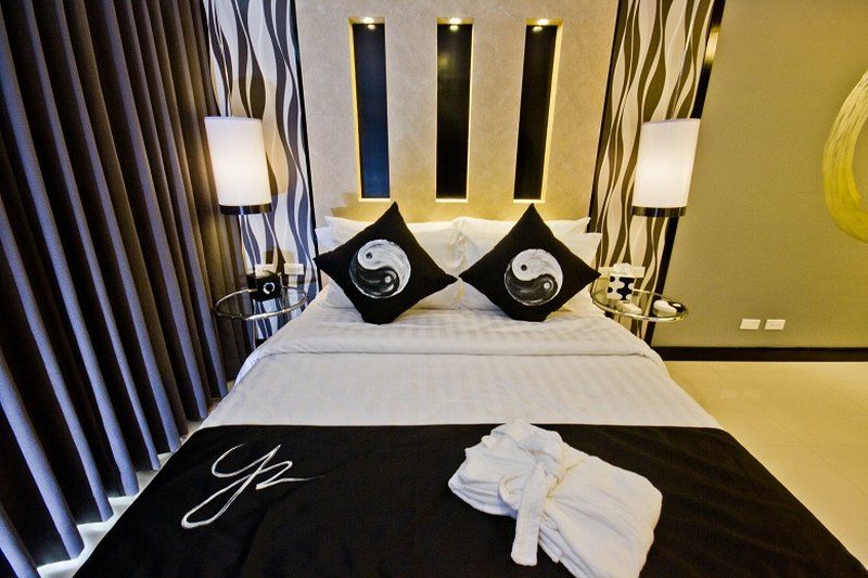 Y2 Managed By Hii Hotel Makati City