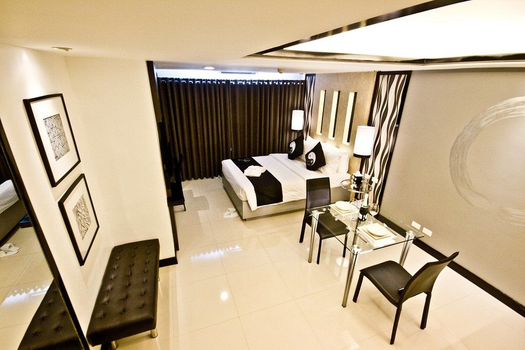 Y2 Managed By Hii Makati City
