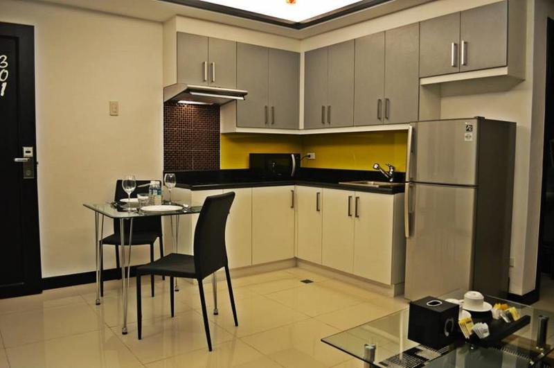 Y2 Managed By Hii Hotel Makati City