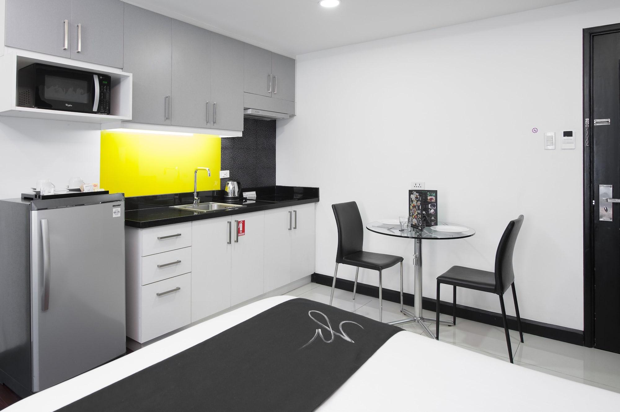 Y2 Managed By Hii 3* Makati City