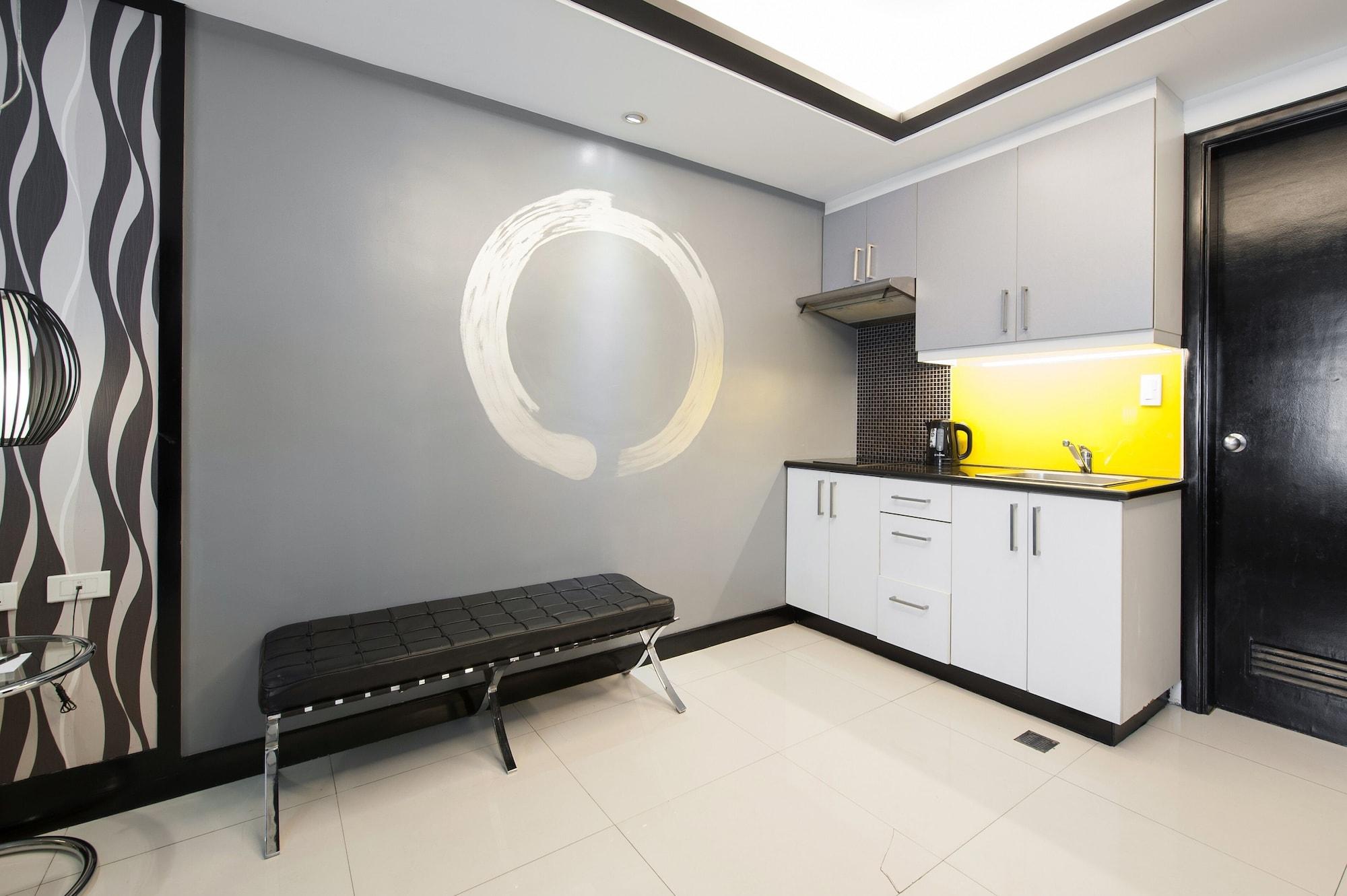 Y2 Managed By Hii Hotel Makati City